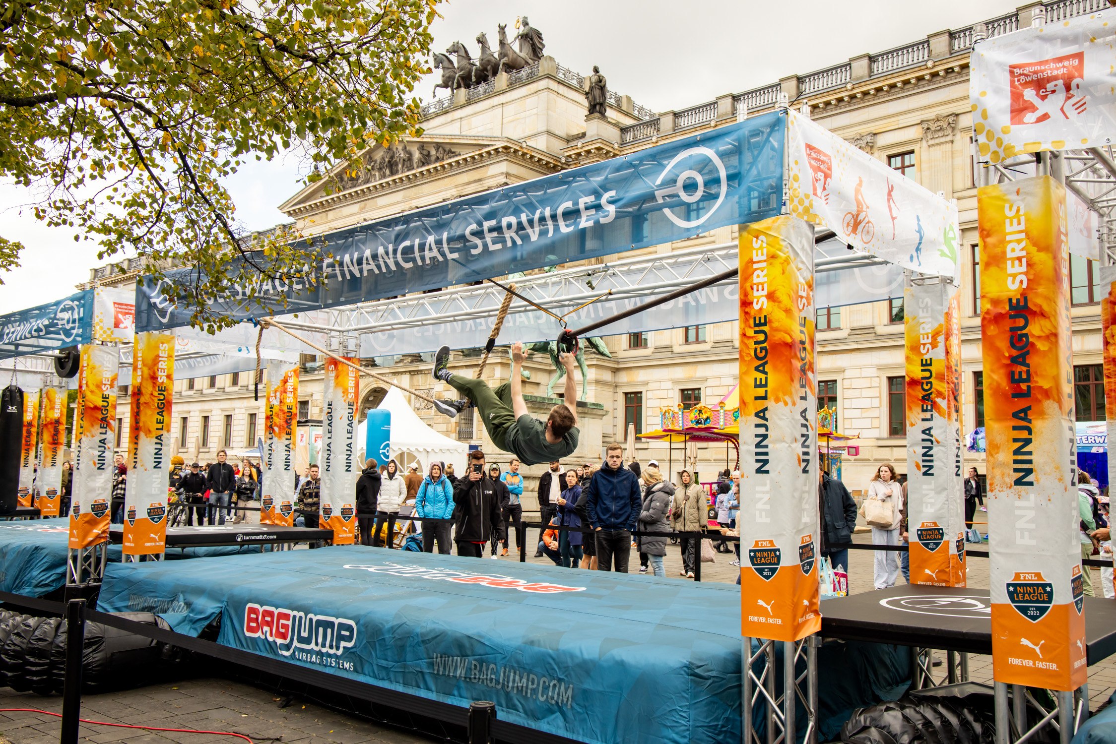 Eventstand vor dem Schloss in Braunschweig